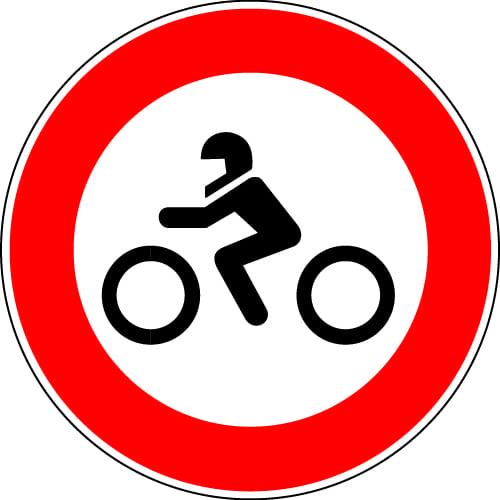 Sinjali në figurë lejon qarkullimin e motorëve.