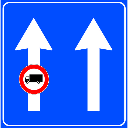 Sinjali në figurë ndalon qarkullimin e autoveturave në të dy korsitë.