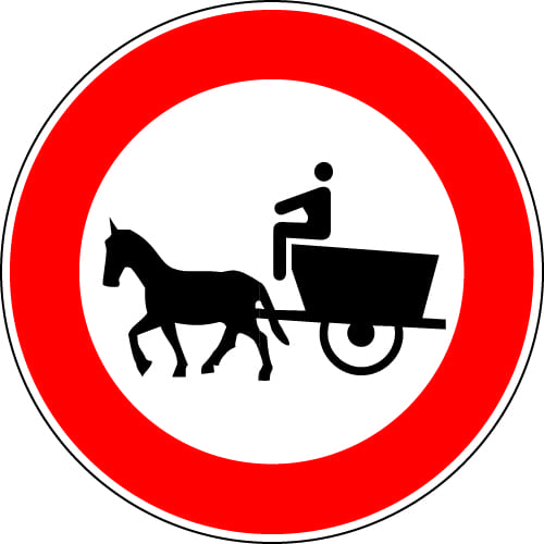 Sinjali në figurë ndalon qarkullimin e të gjithë llojeve të mjeteve pa motor.