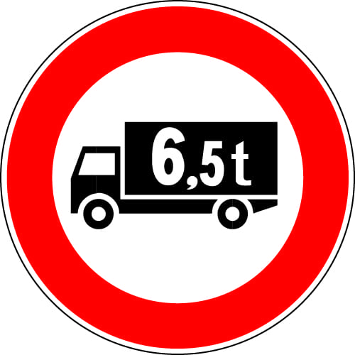 Në prani të sinjalit të treguar është i ndaluar qarkullimi i autobusëve me masë maksimale me ngarkesë deri në 6.5 tonë.
